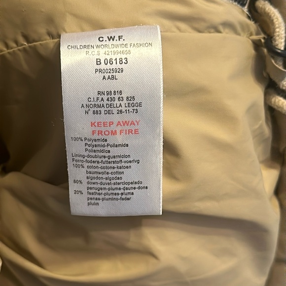 Burberry  kid’s  down puffer jacket size 18m - Picture 14 of 17